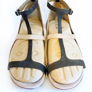 Vic Matie Sz 10 Taupe Suede Wedge T-Strap Sandals